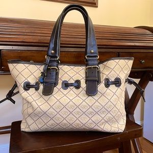 Dooney and Bourke satchel medium size great condition